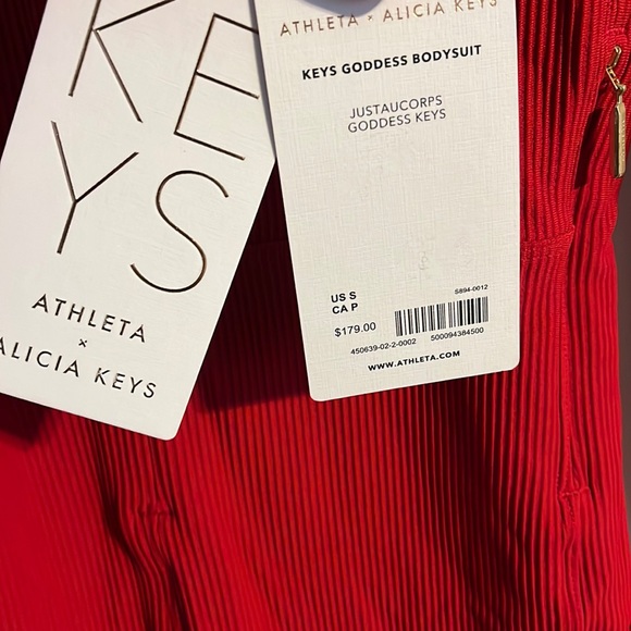 KEYS goddess bodysuit red ALICIA KEYS X ATHLETA NWT - rib texture - Picture 4 of 4